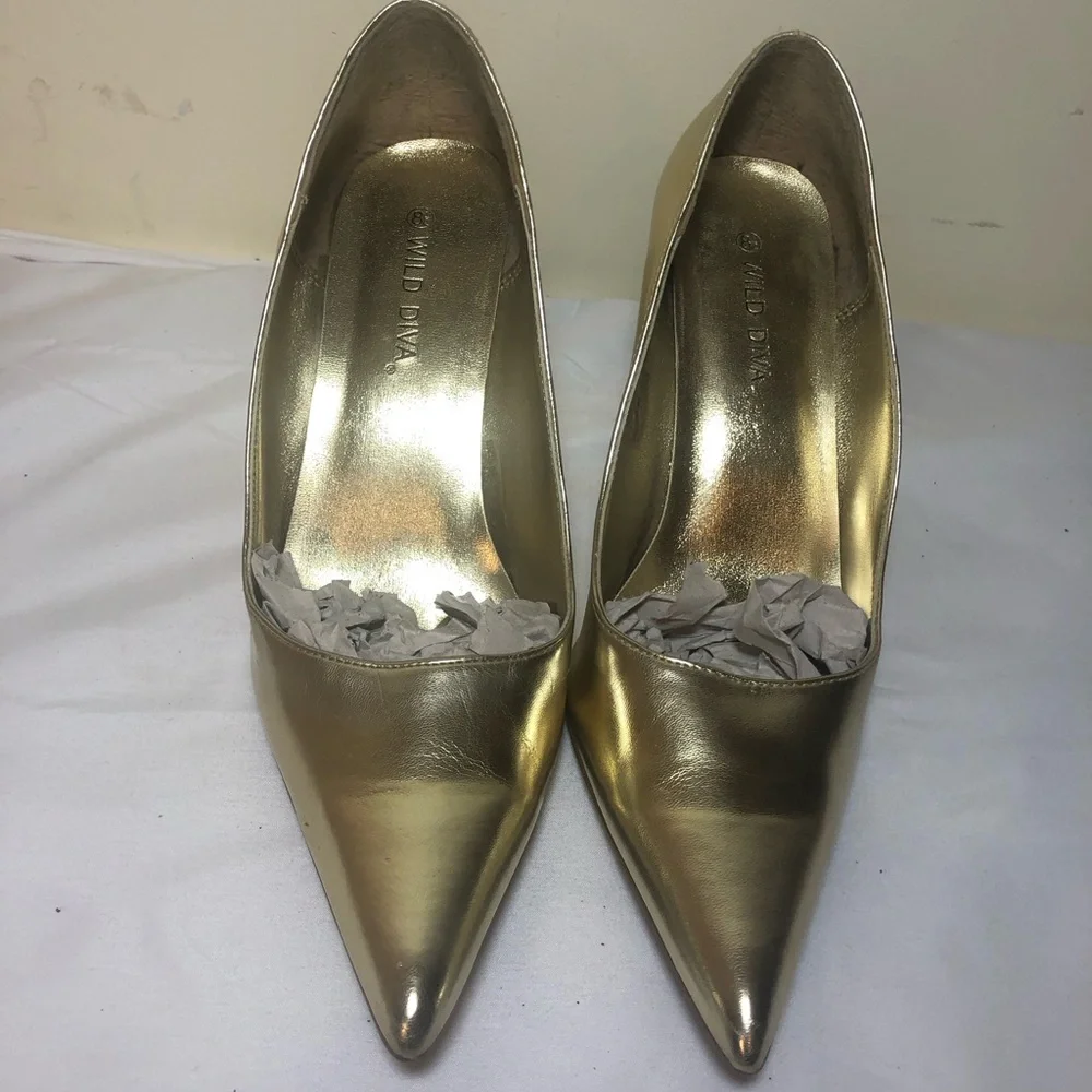 Wild Diva Metallic Gold Pointed Toe Heels - Picture 6 of 6